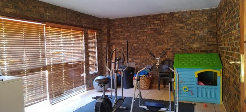 5 Bedroom Property for Sale in Norkem Park Gauteng