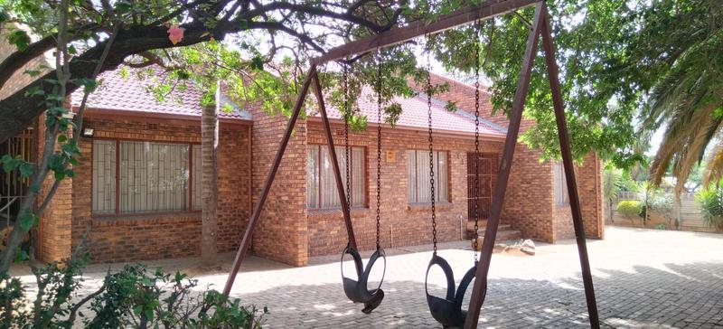 5 Bedroom Property for Sale in Norkem Park Gauteng