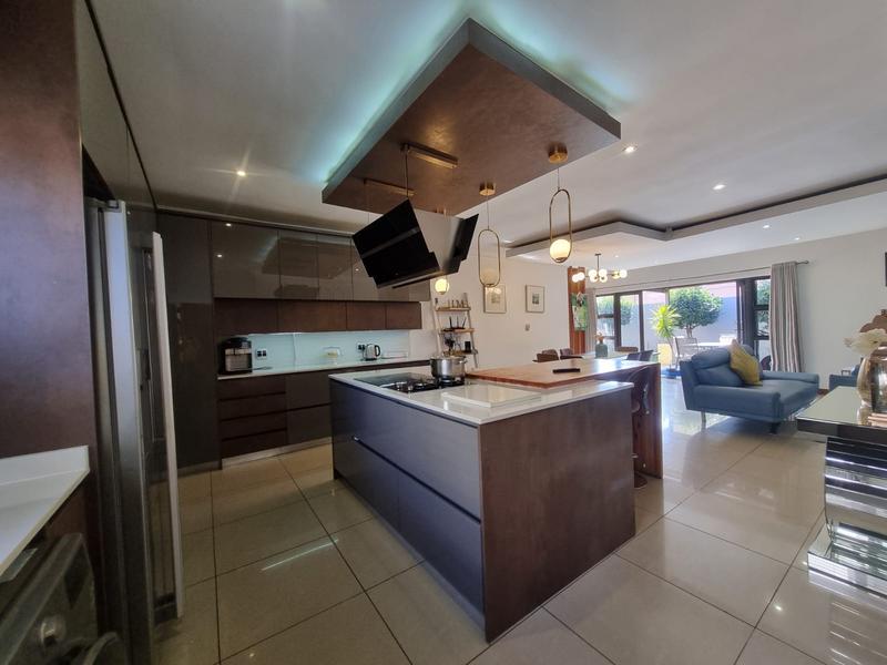 4 Bedroom Property for Sale in Blue Hills Gauteng