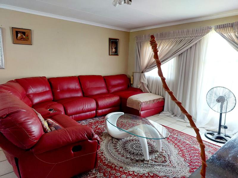 2 Bedroom Property for Sale in Lyndhurst Estates Gauteng