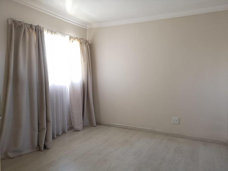 1 Bedroom Property for Sale in Noordwyk Gauteng