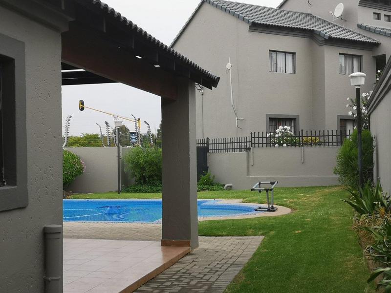 1 Bedroom Property for Sale in Noordwyk Gauteng