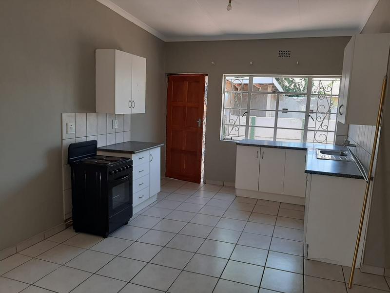 6 Bedroom Property for Sale in Geduld Gauteng