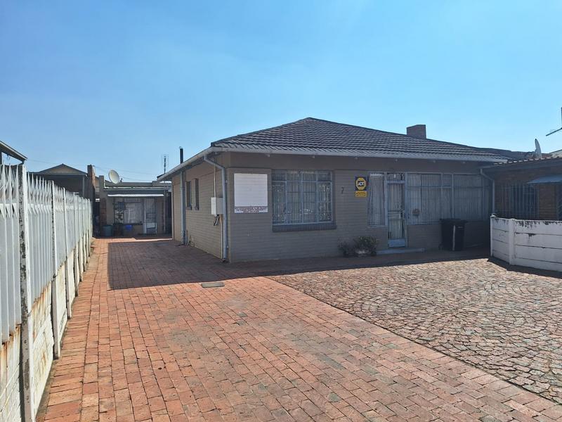 5 Bedroom Property for Sale in Paul Krugersoord Gauteng