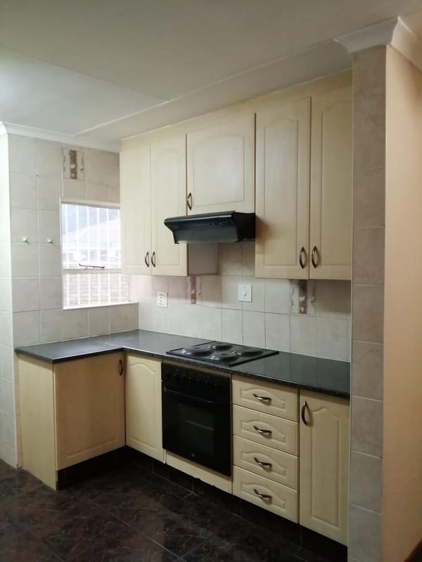 6 Bedroom Property for Sale in Selcourt Gauteng