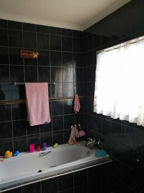 6 Bedroom Property for Sale in Selcourt Gauteng