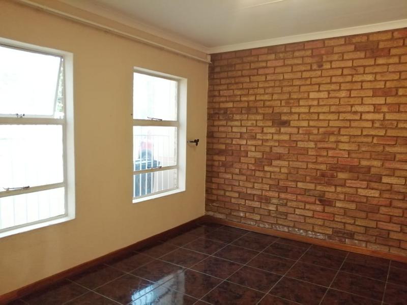 6 Bedroom Property for Sale in Selcourt Gauteng