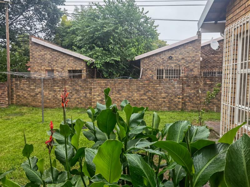 6 Bedroom Property for Sale in Selcourt Gauteng