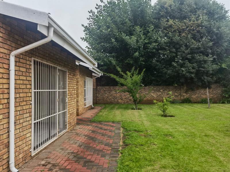 6 Bedroom Property for Sale in Selcourt Gauteng