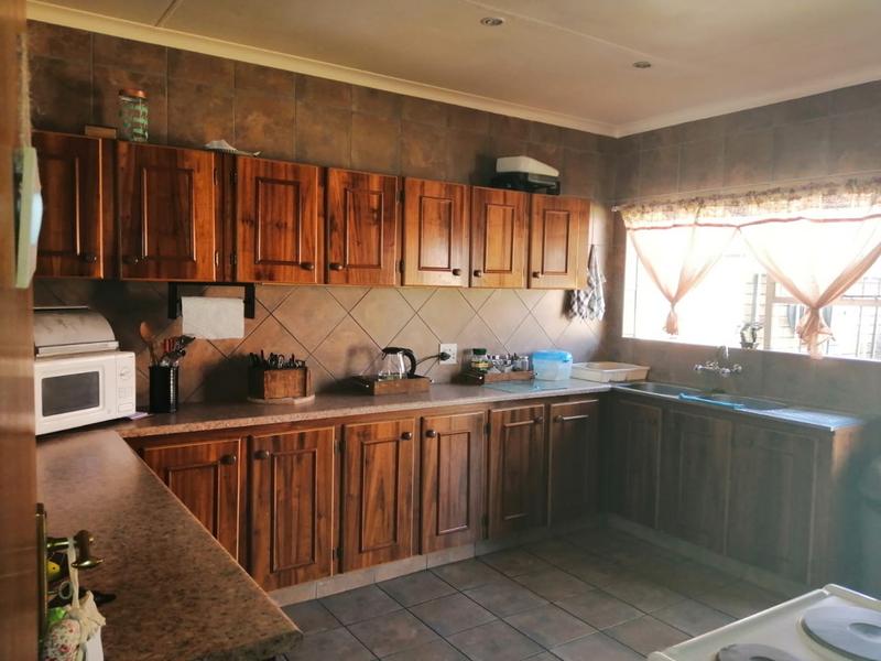 2 Bedroom Property for Sale in Strubenvale Gauteng