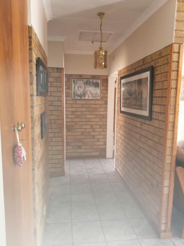 2 Bedroom Property for Sale in Strubenvale Gauteng