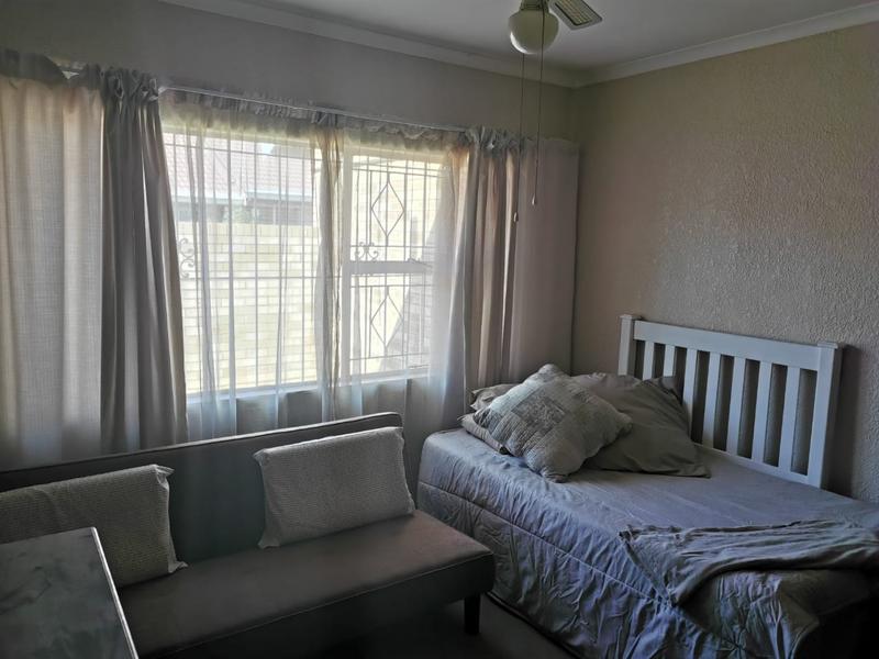 2 Bedroom Property for Sale in Strubenvale Gauteng