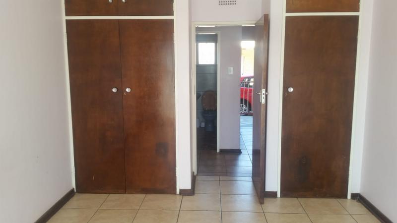 1 Bedroom Property for Sale in Strubenvale Gauteng