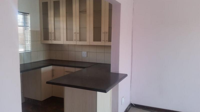 1 Bedroom Property for Sale in Strubenvale Gauteng