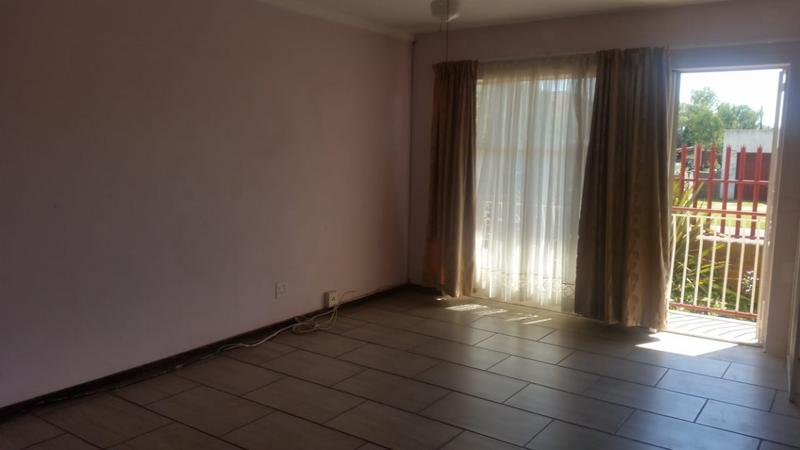 1 Bedroom Property for Sale in Strubenvale Gauteng