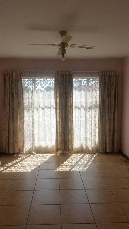 1 Bedroom Property for Sale in Strubenvale Gauteng