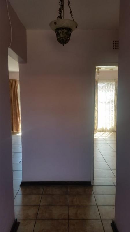 1 Bedroom Property for Sale in Strubenvale Gauteng