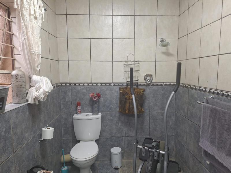 3 Bedroom Property for Sale in Strubenvale Gauteng