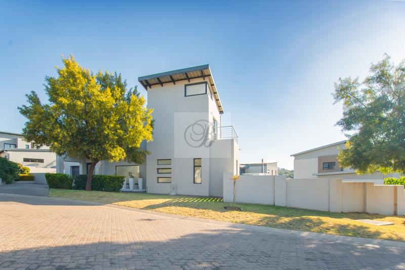 5 Bedroom Property for Sale in Copperleaf Estate Gauteng