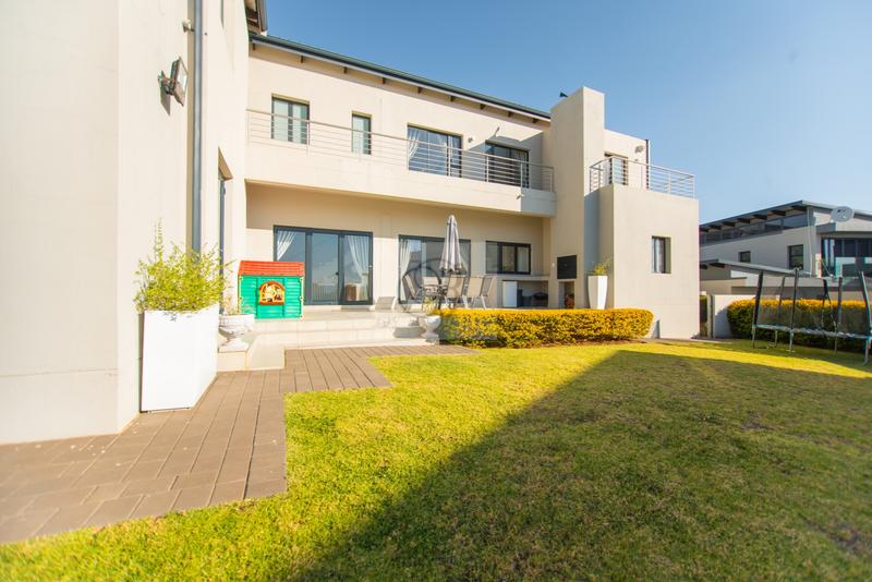 5 Bedroom Property for Sale in Copperleaf Estate Gauteng