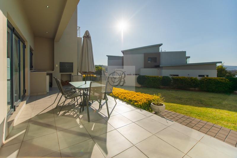 5 Bedroom Property for Sale in Copperleaf Estate Gauteng