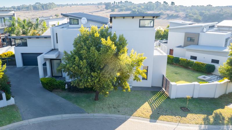 5 Bedroom Property for Sale in Copperleaf Estate Gauteng