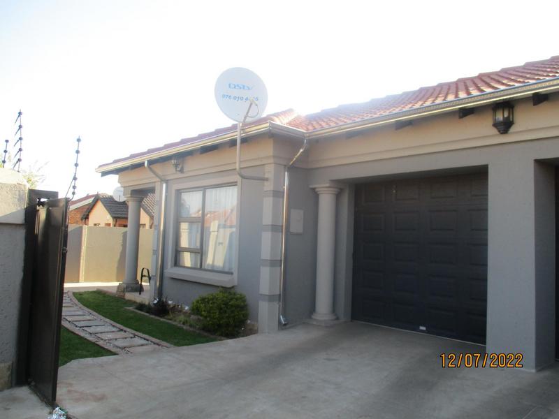 3 Bedroom Property for Sale in Vosloorus Ext 5 Gauteng