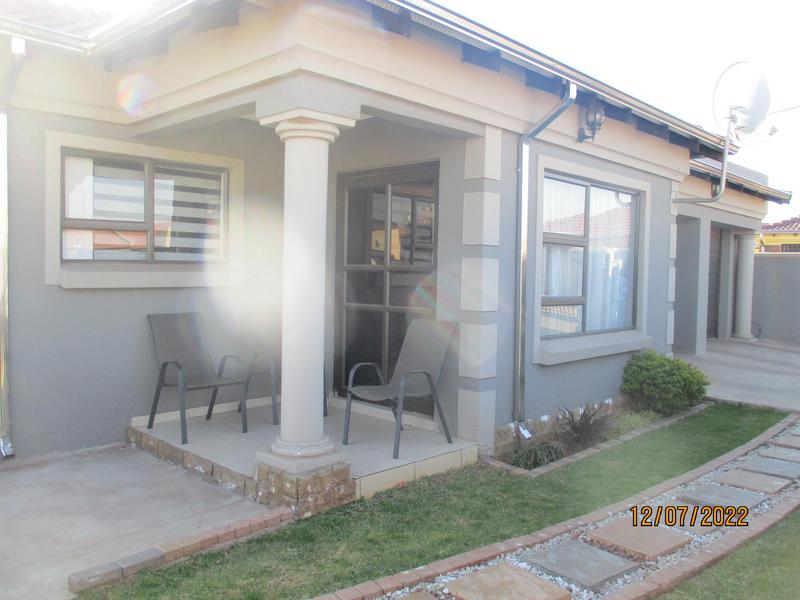 3 Bedroom Property for Sale in Vosloorus Ext 5 Gauteng