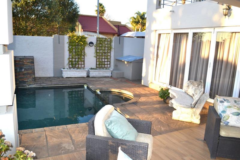 4 Bedroom Property for Sale in Sonneveld Gauteng