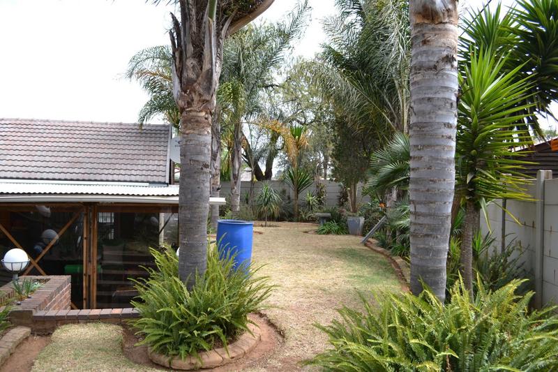 4 Bedroom Property for Sale in Van Riebeeck Park Gauteng