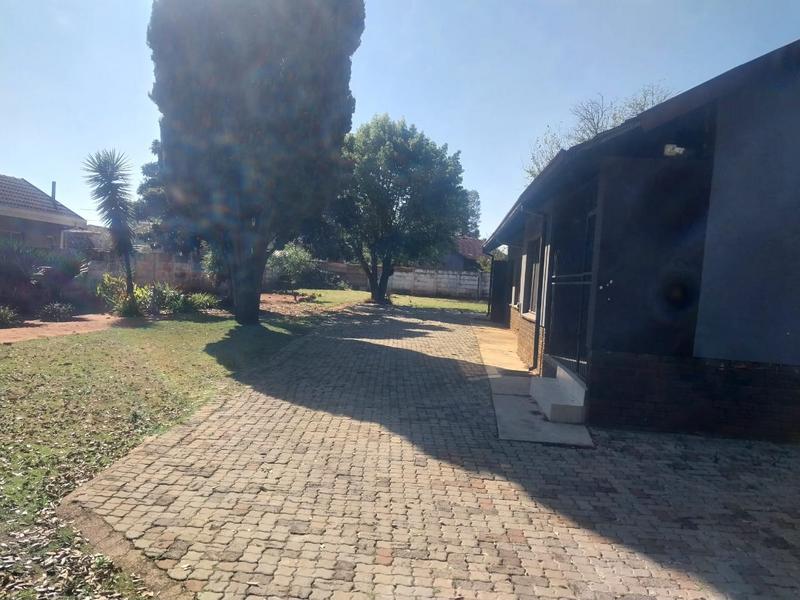 3 Bedroom Property for Sale in Clayville Gauteng