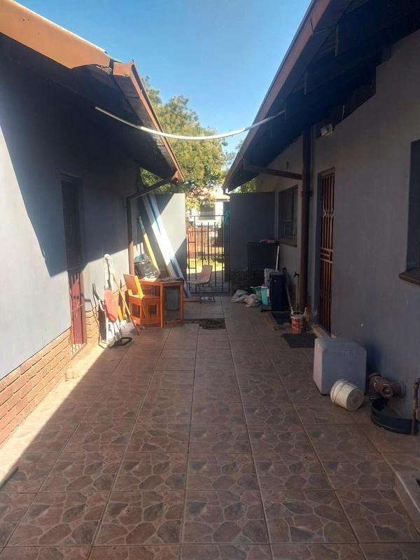 3 Bedroom Property for Sale in Clayville Gauteng