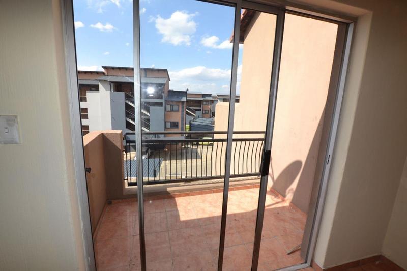 2 Bedroom Property for Sale in Vorna Valley Gauteng