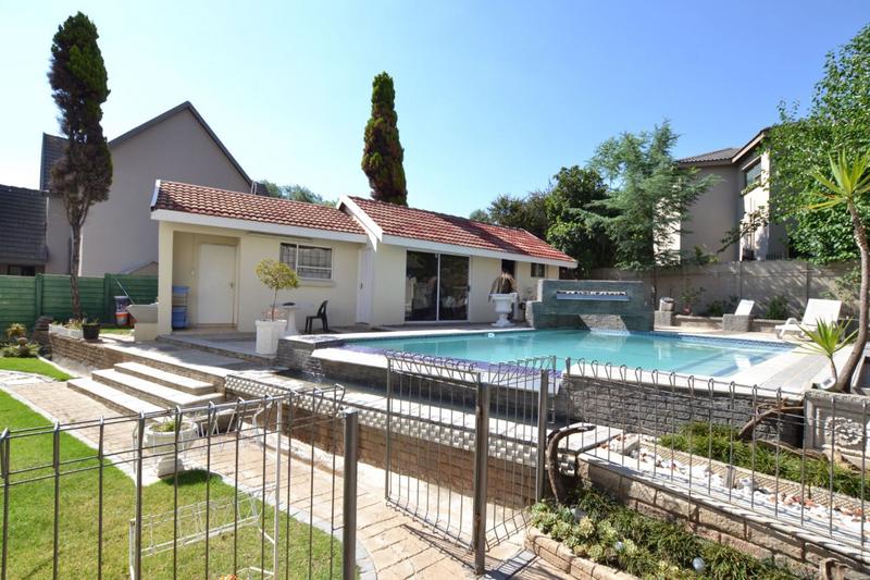 5 Bedroom Property for Sale in Vorna Valley Gauteng