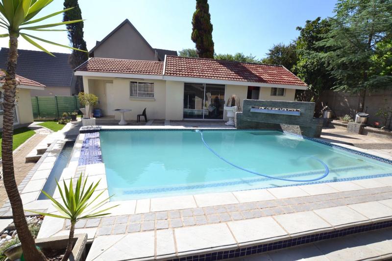 5 Bedroom Property for Sale in Vorna Valley Gauteng