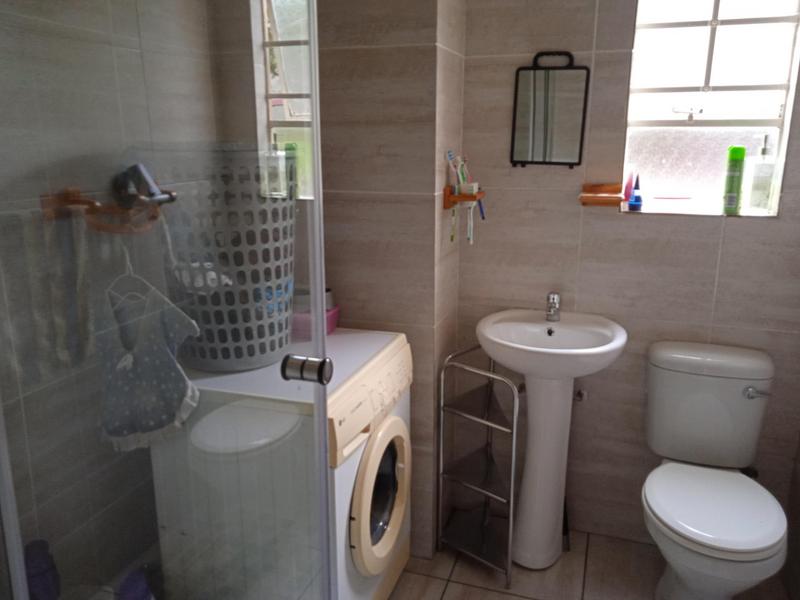 2 Bedroom Property for Sale in Vorna Valley Gauteng