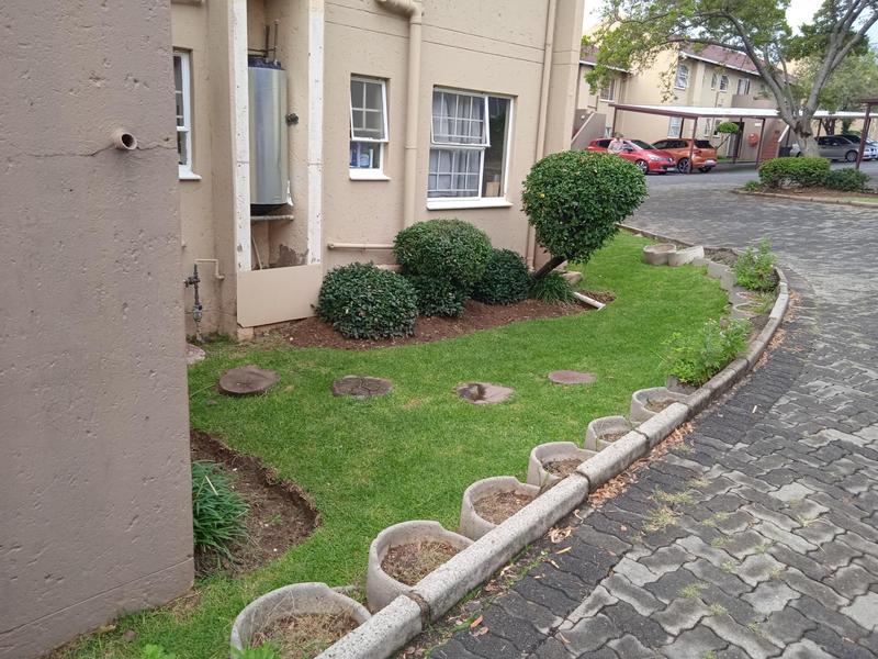 2 Bedroom Property for Sale in Vorna Valley Gauteng