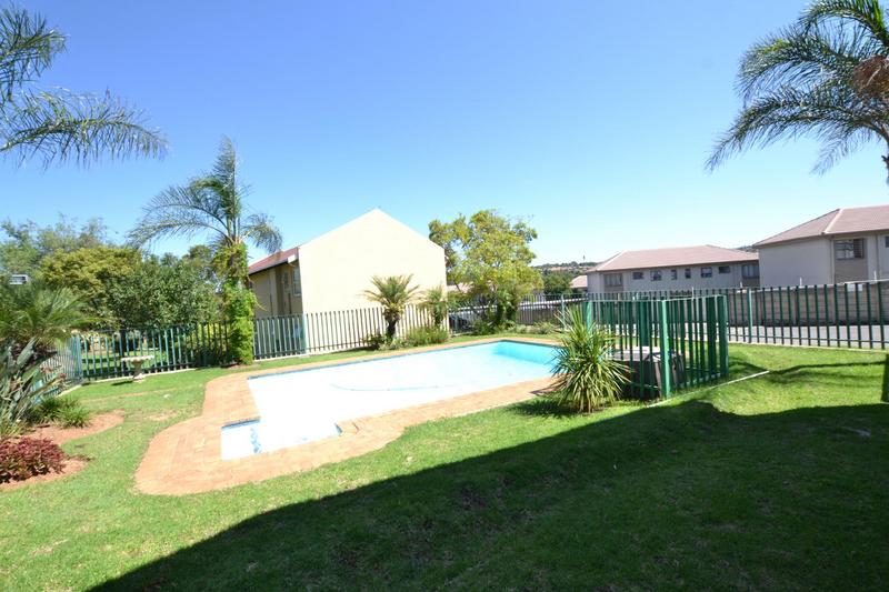 2 Bedroom Property for Sale in Vorna Valley Gauteng