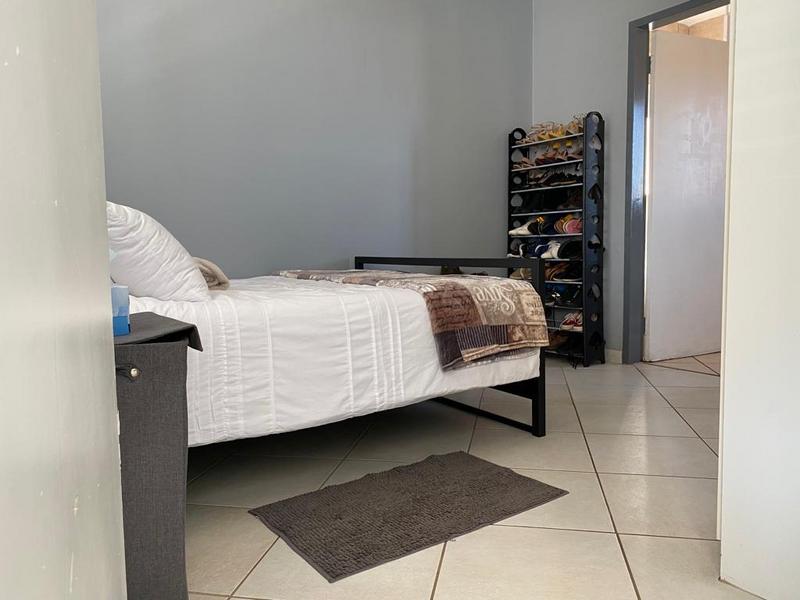 1 Bedroom Property for Sale in Vorna Valley Gauteng