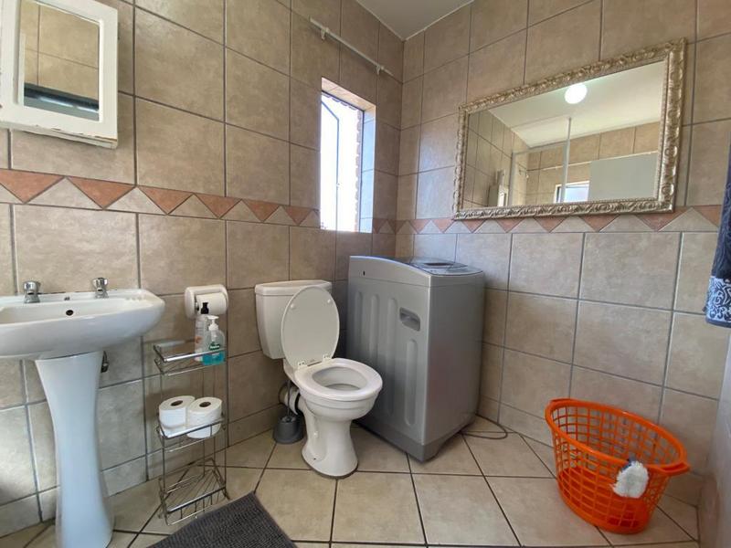 1 Bedroom Property for Sale in Vorna Valley Gauteng