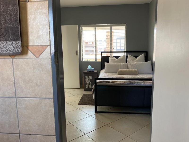 1 Bedroom Property for Sale in Vorna Valley Gauteng