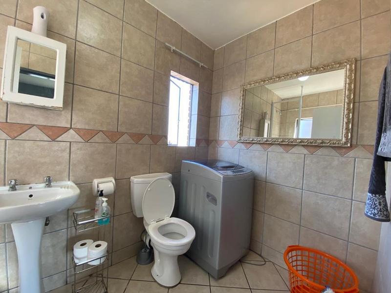 1 Bedroom Property for Sale in Vorna Valley Gauteng