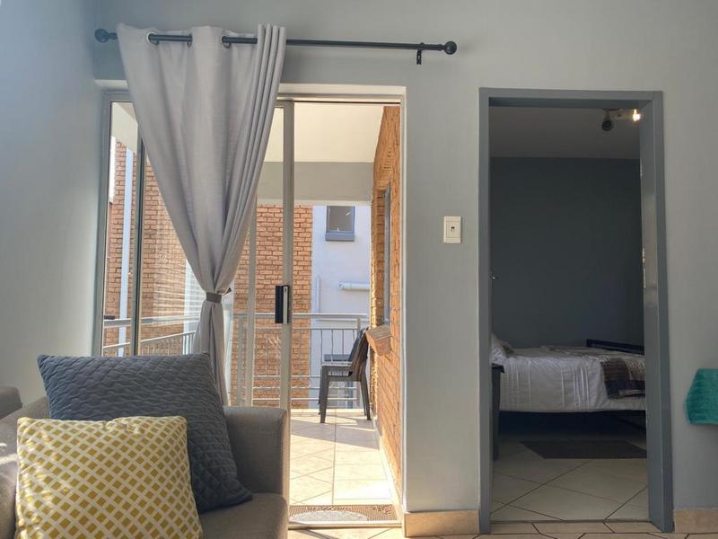 1 Bedroom Property for Sale in Vorna Valley Gauteng