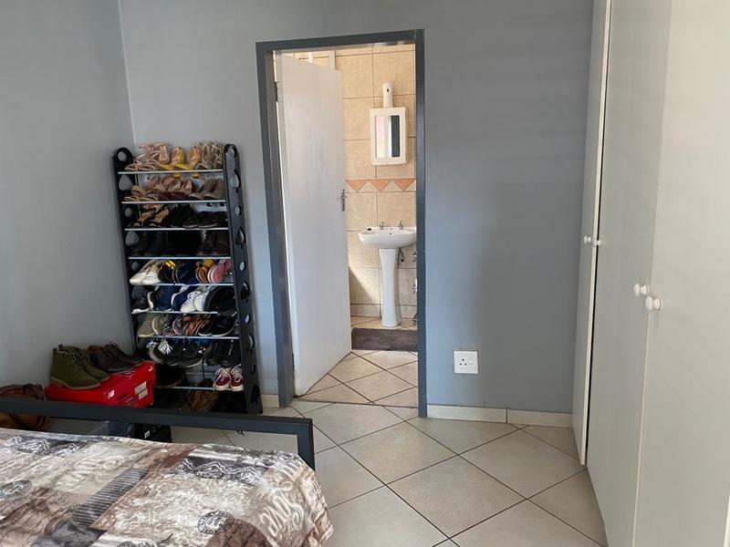 1 Bedroom Property for Sale in Vorna Valley Gauteng