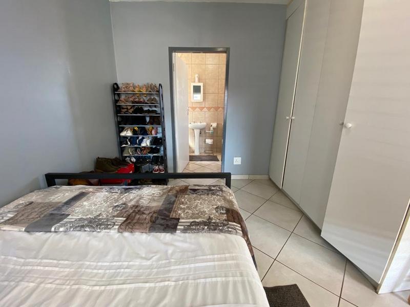 1 Bedroom Property for Sale in Vorna Valley Gauteng