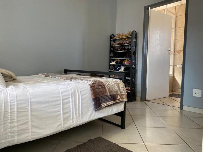 1 Bedroom Property for Sale in Vorna Valley Gauteng