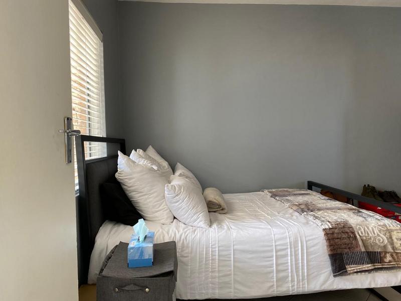 1 Bedroom Property for Sale in Vorna Valley Gauteng