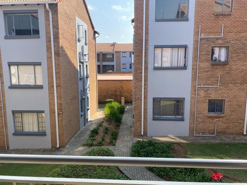 1 Bedroom Property for Sale in Vorna Valley Gauteng