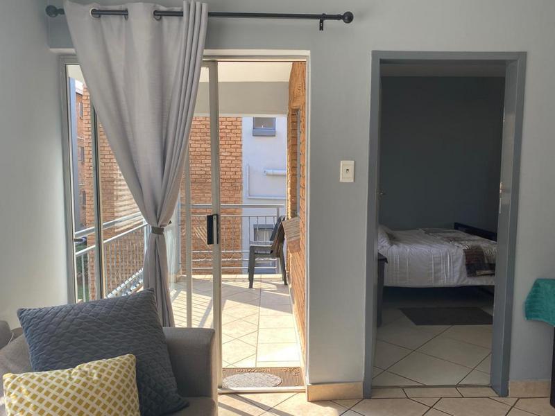 1 Bedroom Property for Sale in Vorna Valley Gauteng