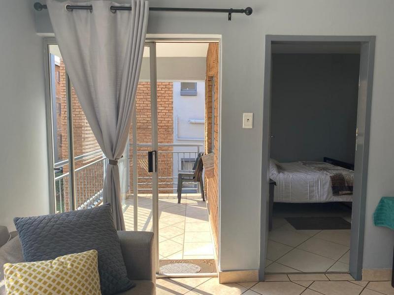 1 Bedroom Property for Sale in Vorna Valley Gauteng